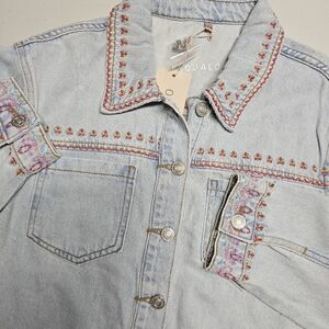 NWT Esqualo Embroidered Denim Jacket Size 8 Light Blue 100% Lyocell